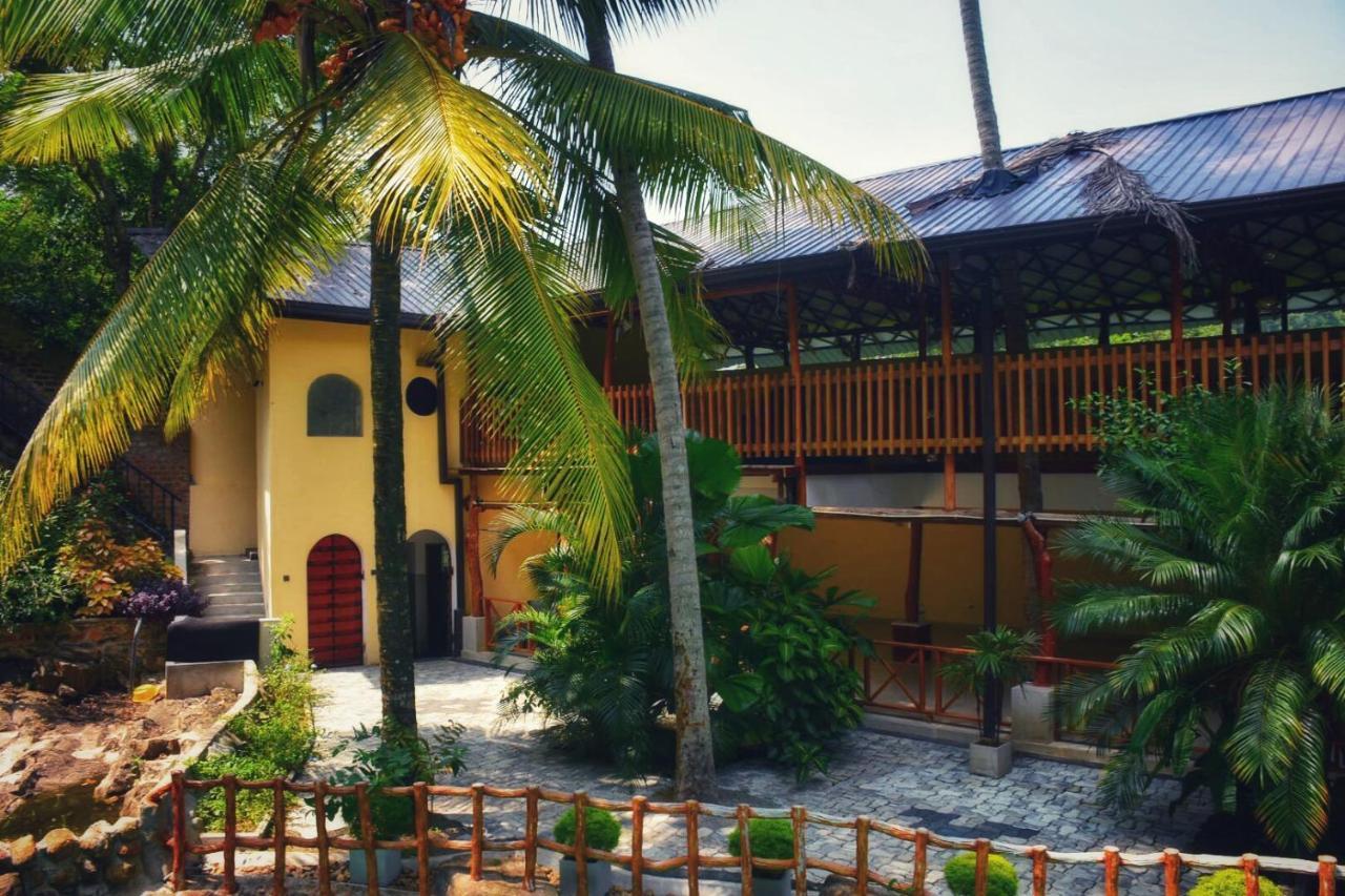 Udf Nature Villa Kandy Bagian luar foto